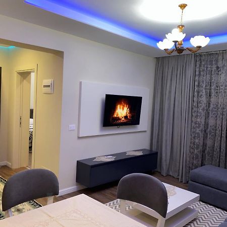 Komatas Modern Apartments In Bllok Area Tirana Kültér fotó