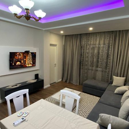 Komatas Modern Apartments In Bllok Area Tirana Kültér fotó