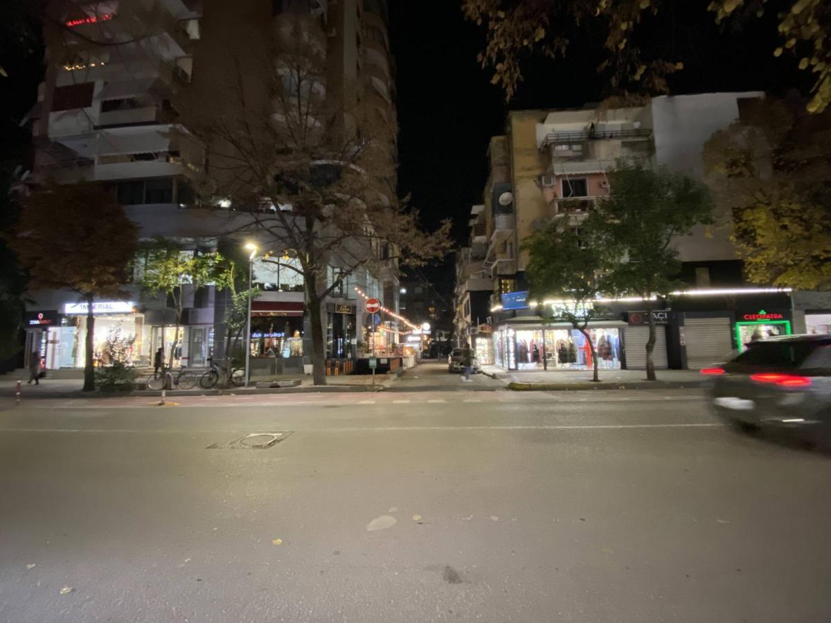 Komatas Modern Apartments In Bllok Area Tirana Kültér fotó