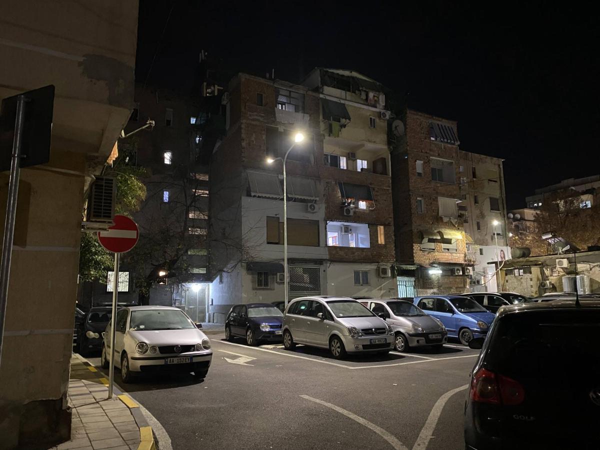 Komatas Modern Apartments In Bllok Area Tirana Kültér fotó