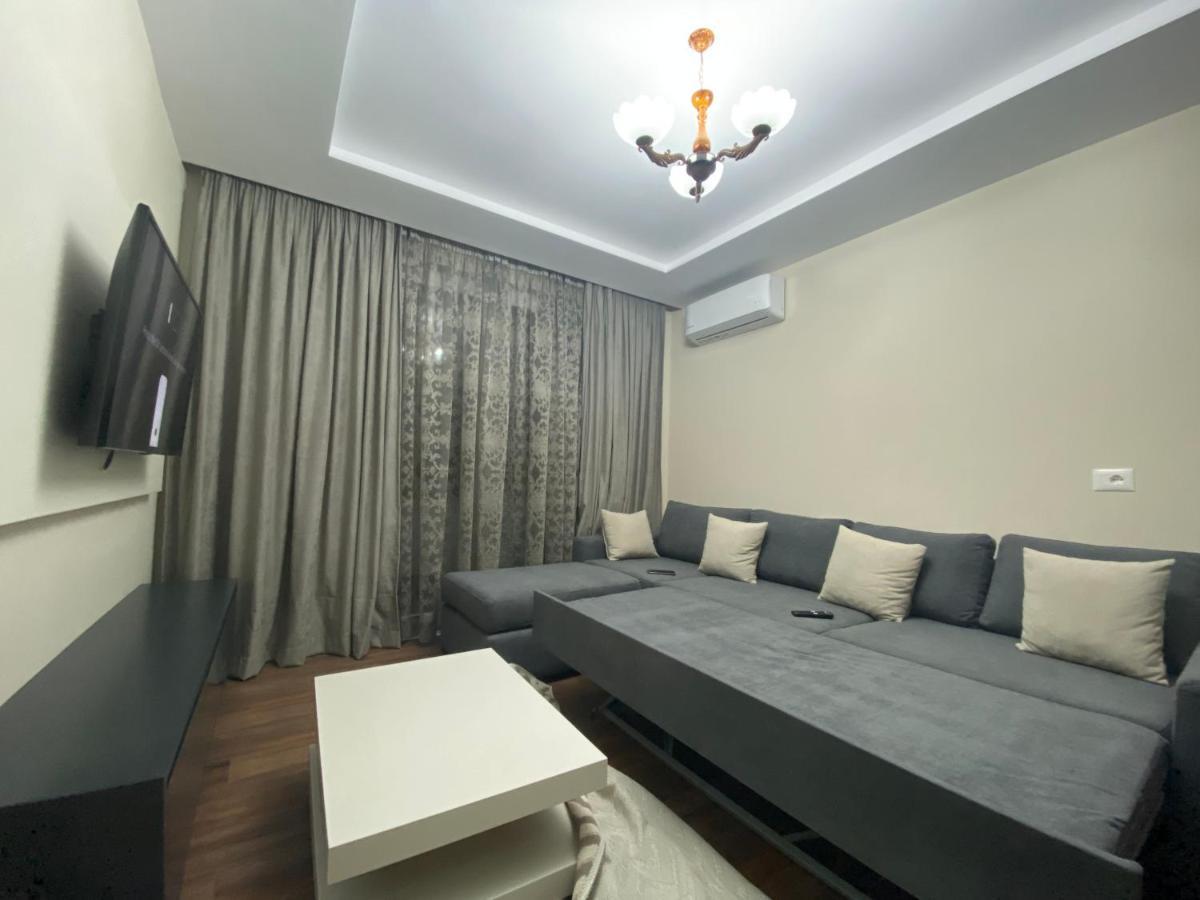 Komatas Modern Apartments In Bllok Area Tirana Kültér fotó